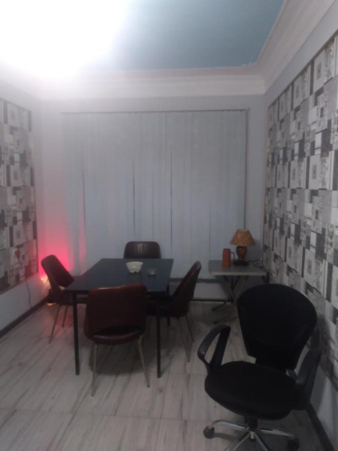 Guest House Dompolski Gjoemri Buitenkant foto
