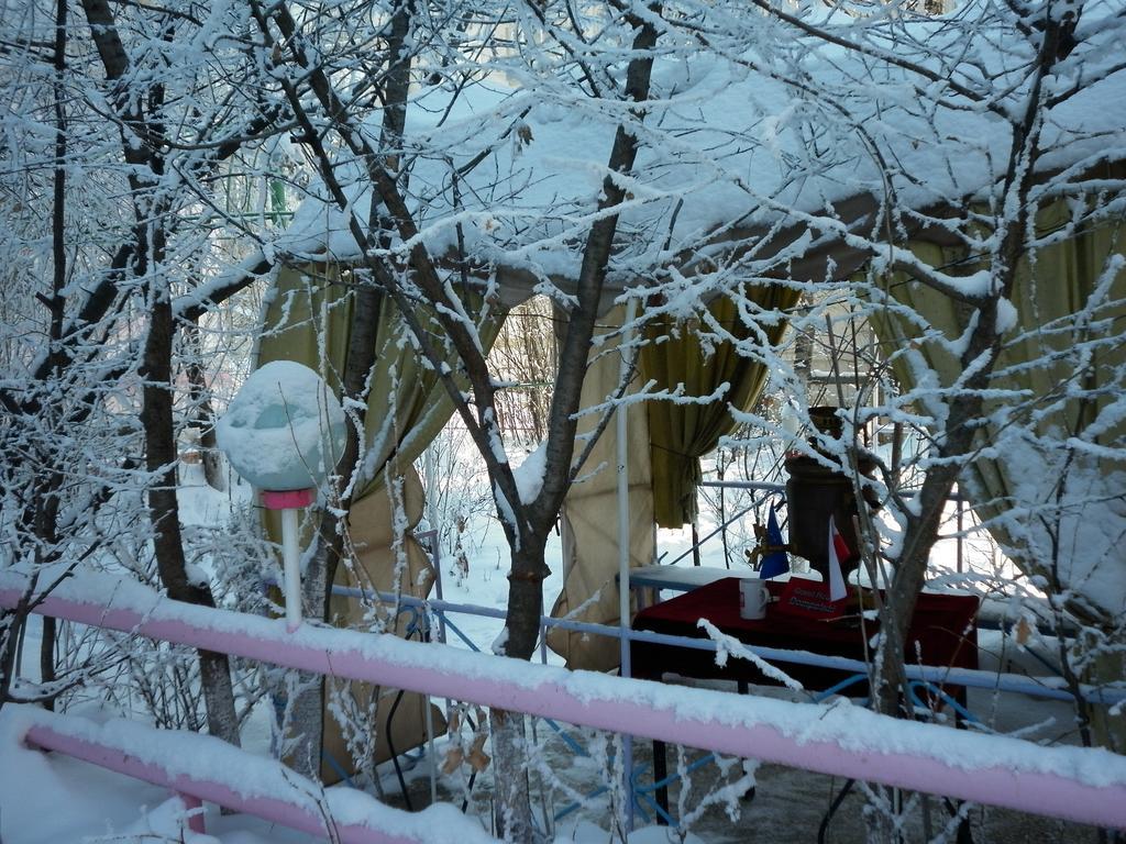 Guest House Dompolski Gjoemri Buitenkant foto