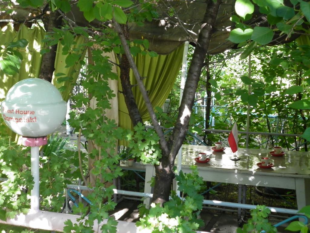 Guest House Dompolski Gjoemri Buitenkant foto