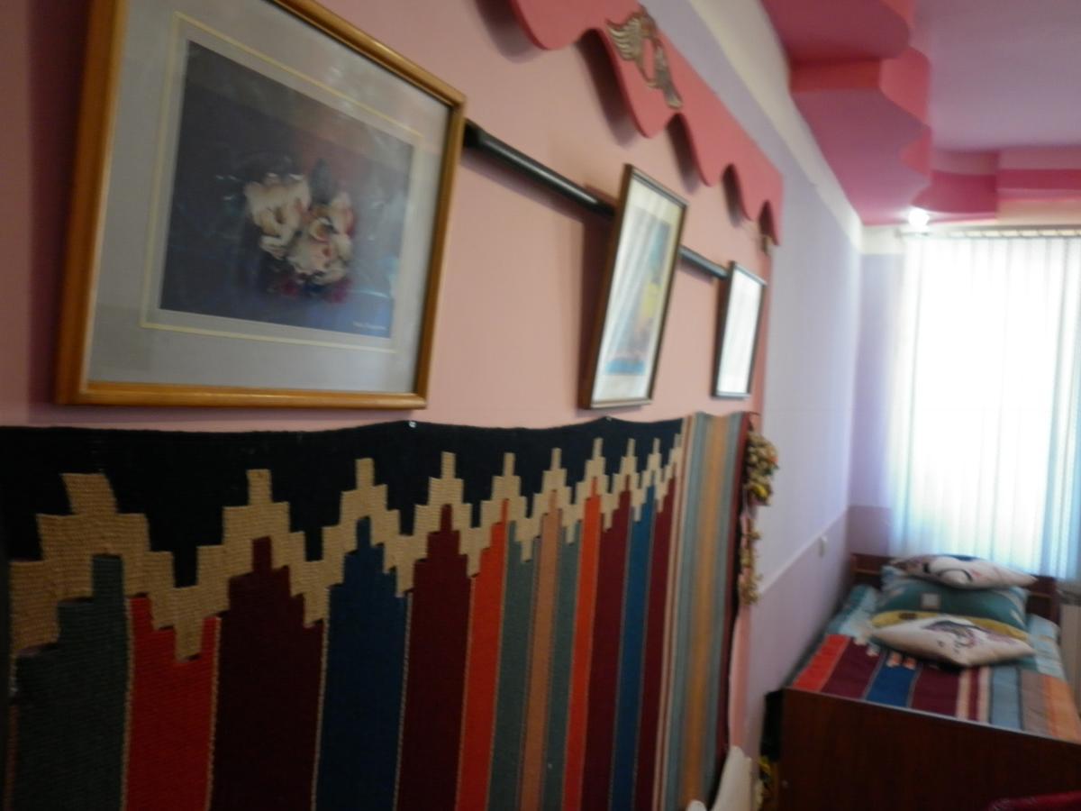 Guest House Dompolski Gjoemri Buitenkant foto